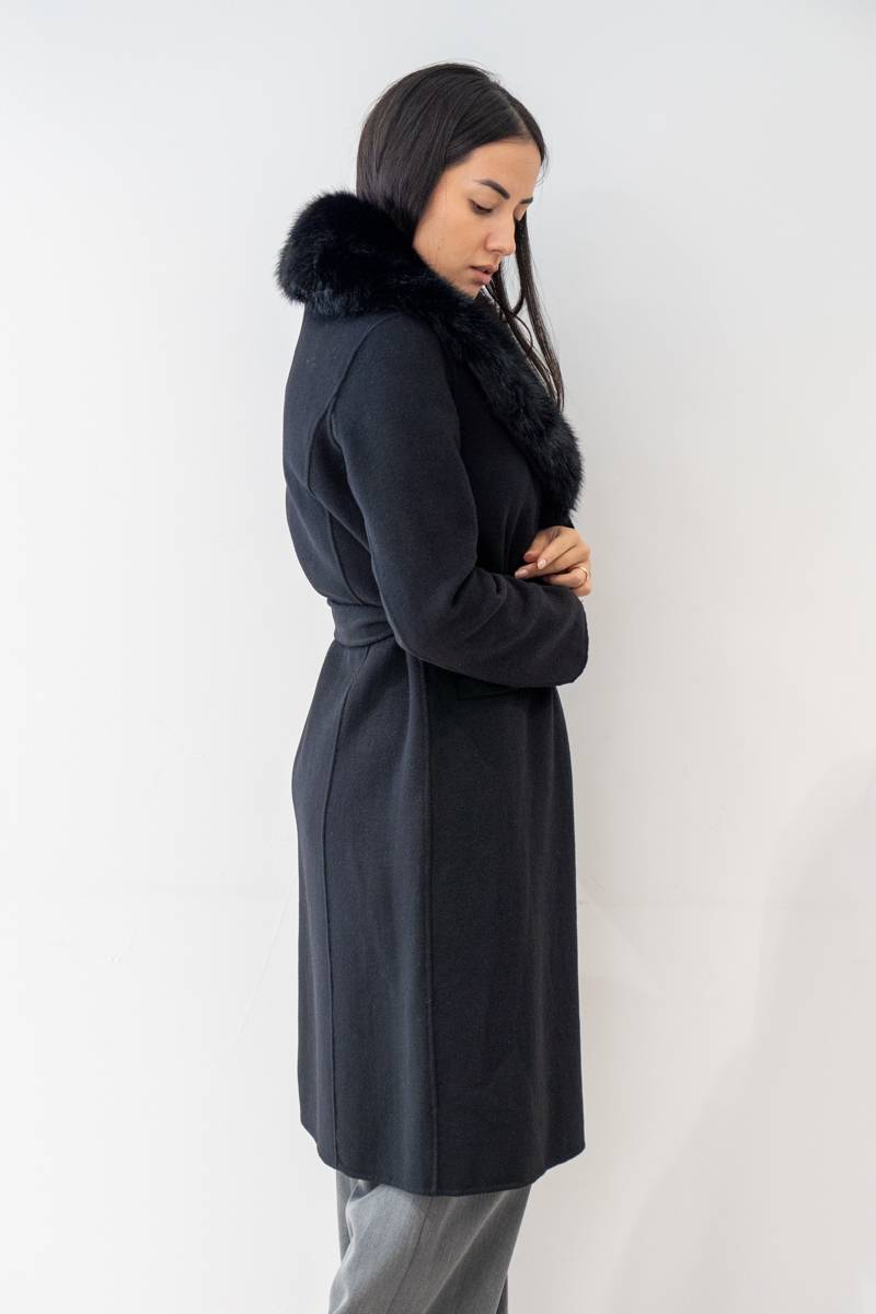 Cappotto vestaglia collo eco pelliccia Nitia (8) Cappotto vestaglia collo eco pelliccia Nitia (8)