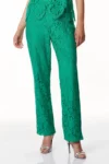 Pantalone a zampa in pizzo foderato Miriam Stella verde2