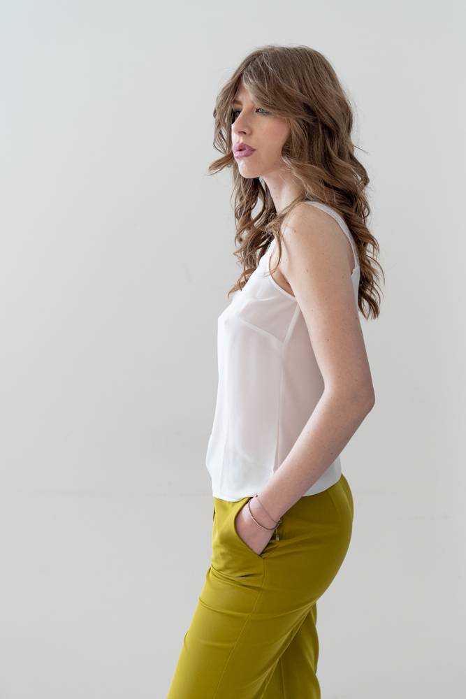 Top scollo V con inserto in pizzo Diana Gallesi bianco (2) Top scollo V con inserto in pizzo Diana Gallesi bianco (2)