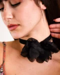 Girocollo con fiore in tessuto Mya Accessories beige