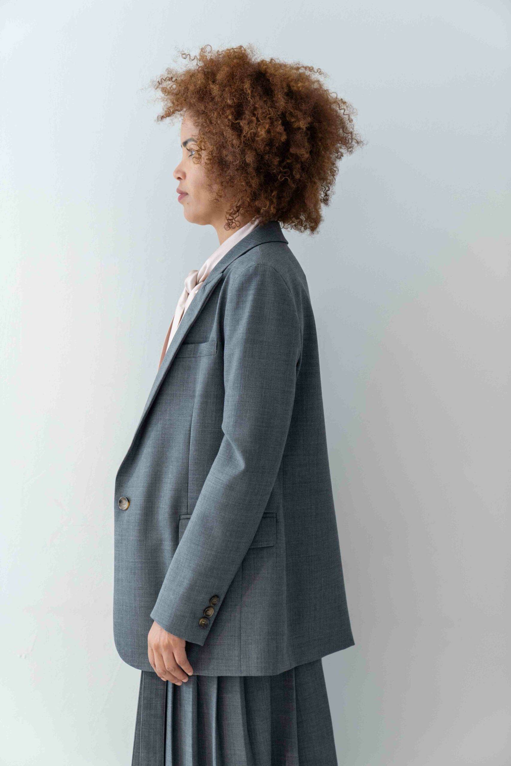 Blazer monopetto con tasche SOLOTRE (2) Blazer monopetto con tasche SOLOTRE (2)