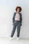 Pantalone regular con tasche francesi SOLOTRE (1)
