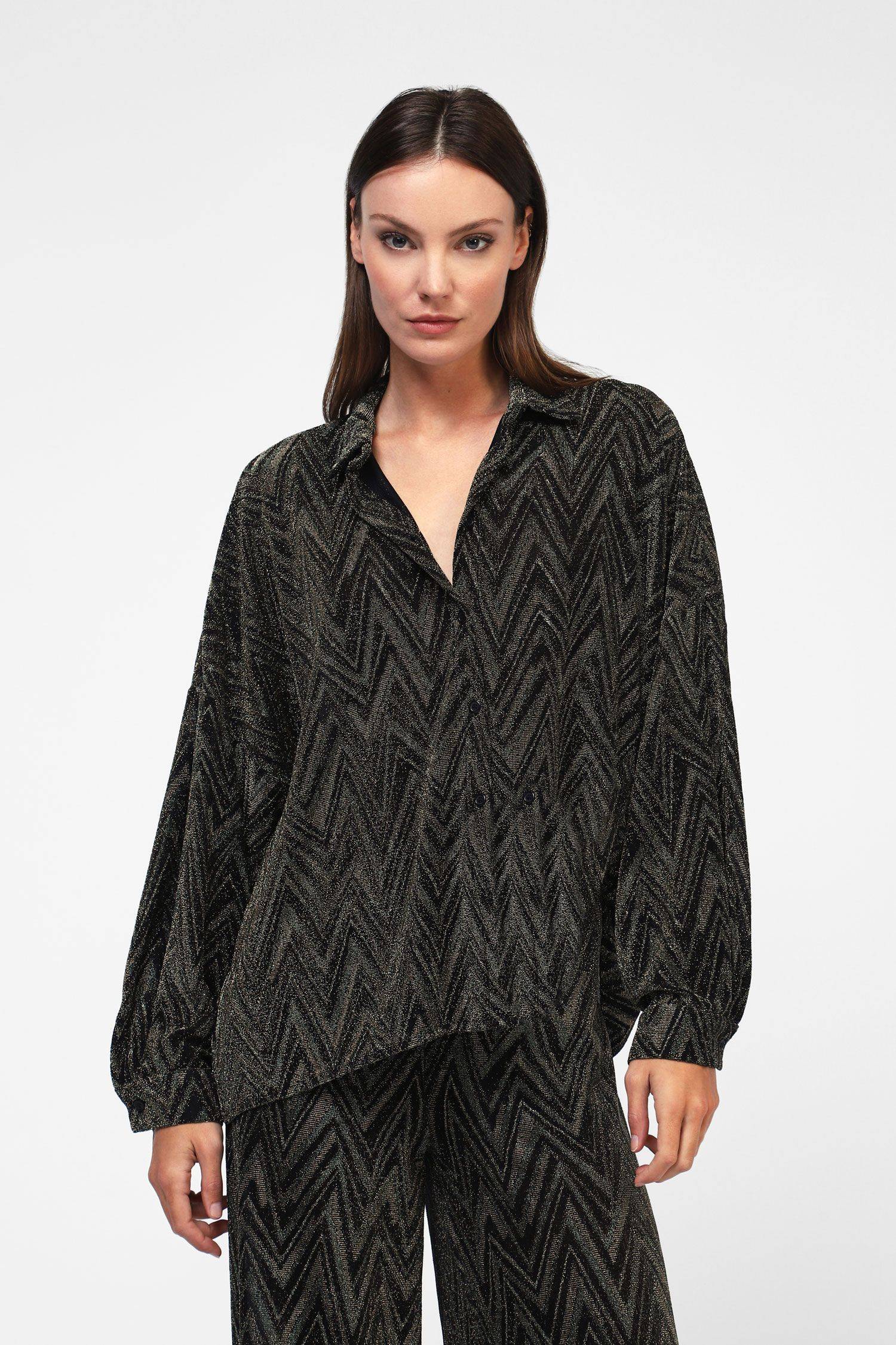 Blusa con motivo chevron e colletto Dixie Blusa con motivo chevron e colletto Dixie