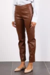 Pantaloni stretti in ecopelle Jijil