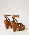 Sandali platform in pelle con borchie Twinset