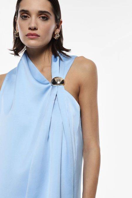Top con collo asimmetrico e dettaglio in metallo Imperial2
