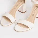 Sandali con tacco largo Divine Follie burro