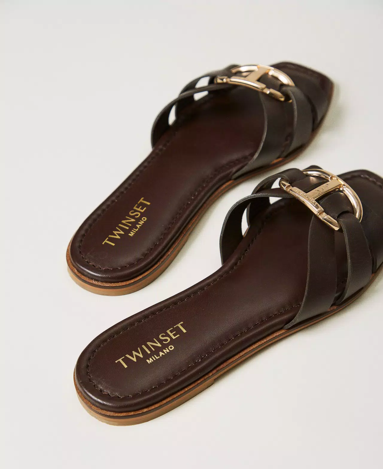 Sandali slide in pelle con Oval T2 Sandali slide in pelle con Oval T2