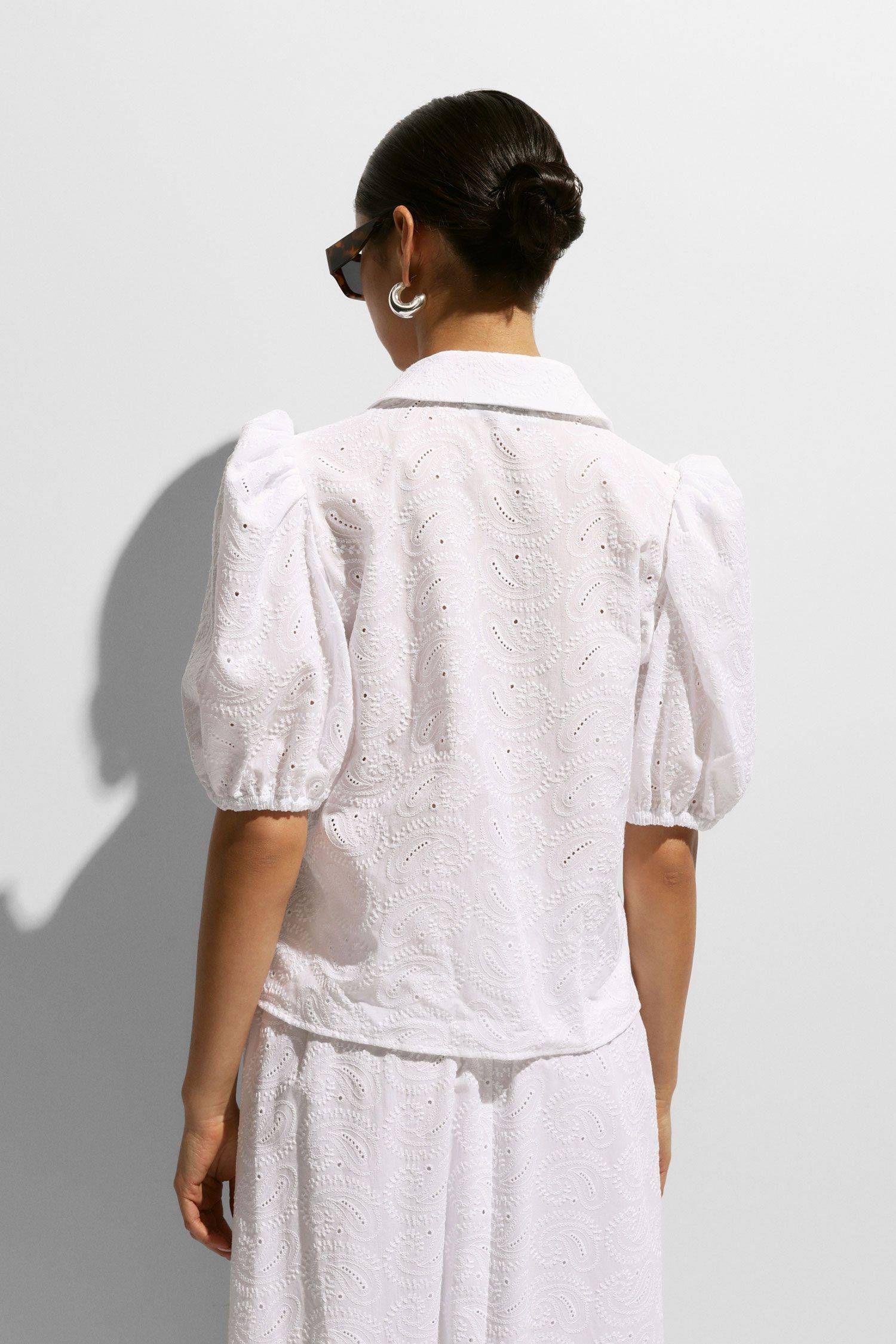 Camicia con ricamo e maniche corte Please 1 Camicia con ricamo e maniche corte Please 1