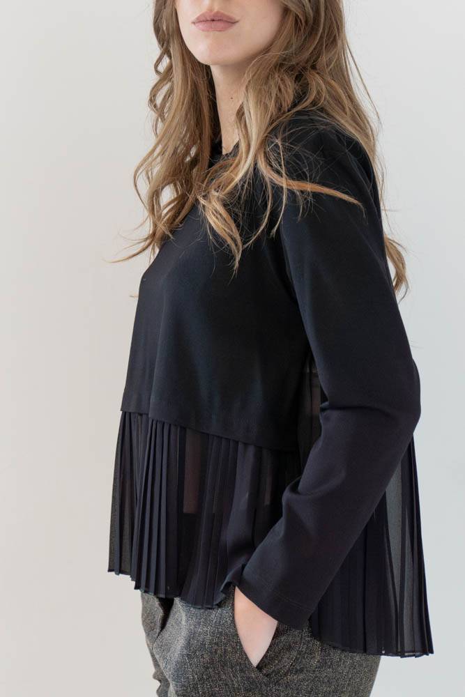 Blusa con inserto plisse Jijil (1) Blusa con inserto plisse Jijil (1)