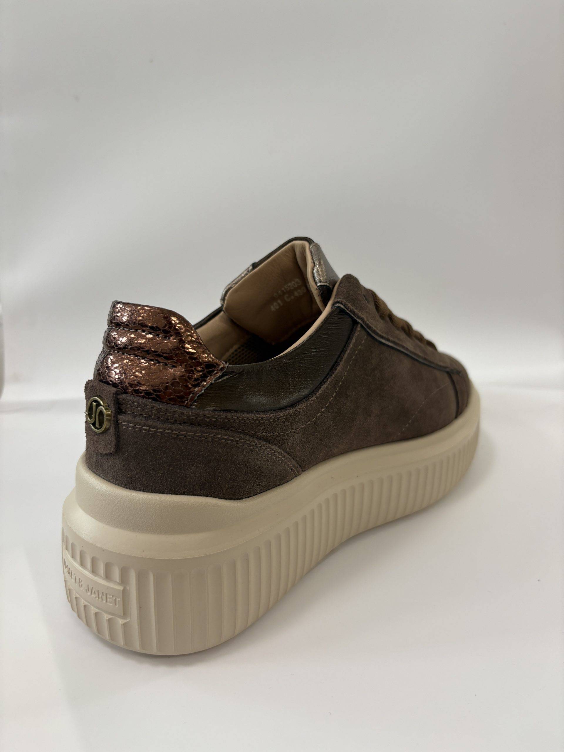 Sneakers in pelle con strass Janet & Janet (3) Sneakers in pelle con strass Janet & Janet (3)