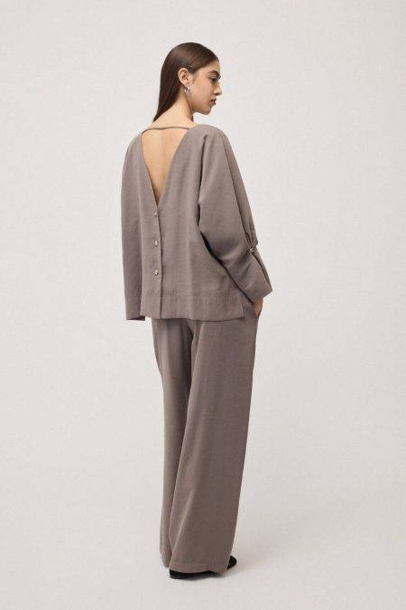 Blusa con scollo sul retro Ottod'Ame 1