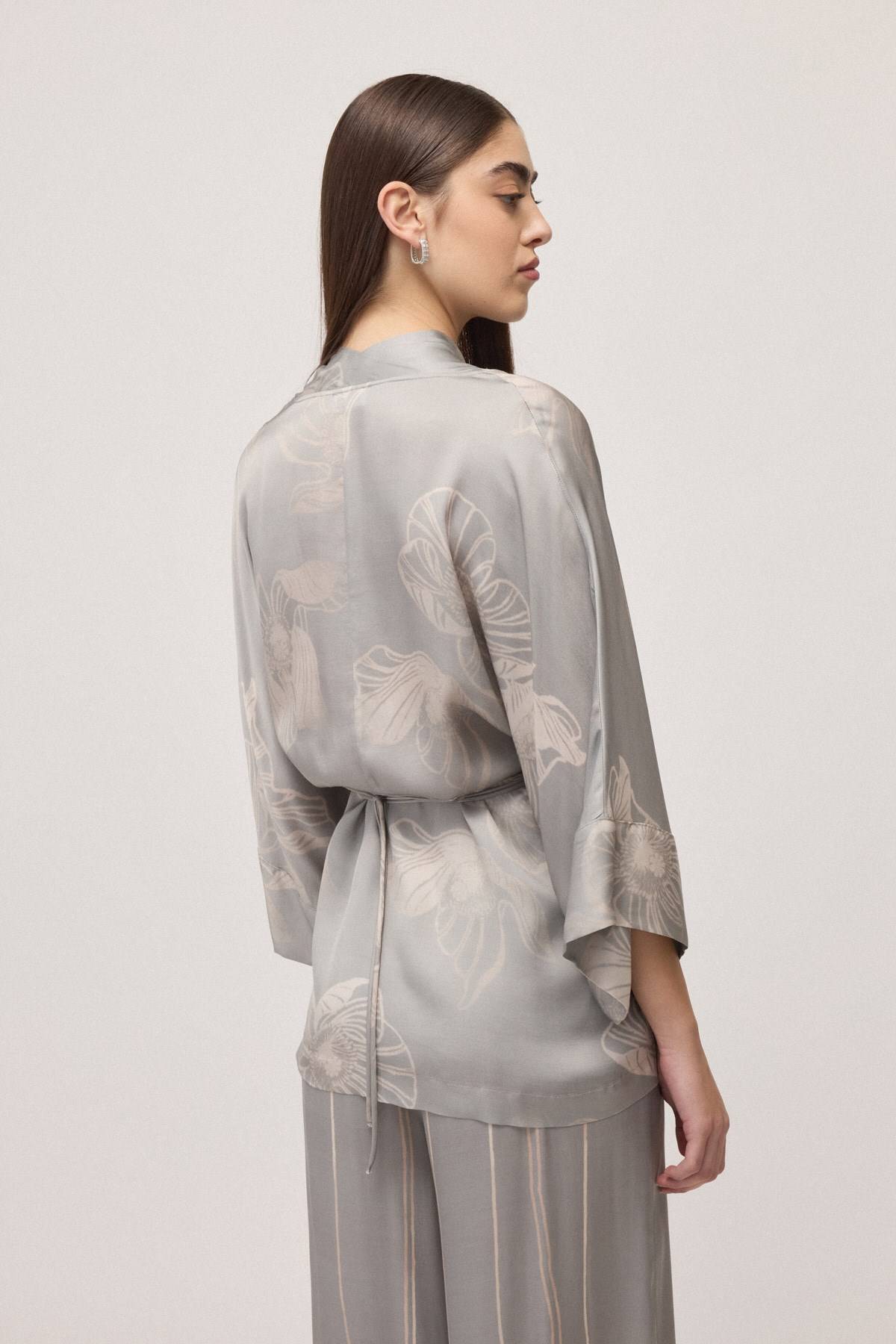 Kimono satinato in fantasia Ottod’Ame 1 Kimono satinato in fantasia Ottod'Ame 1