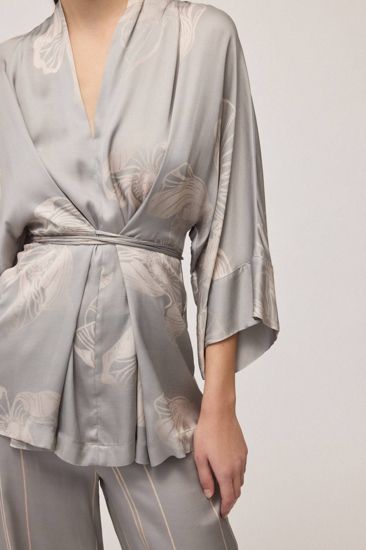 Kimono satinato in fantasia Ottod’Ame 2 Kimono satinato in fantasia Ottod'Ame 2