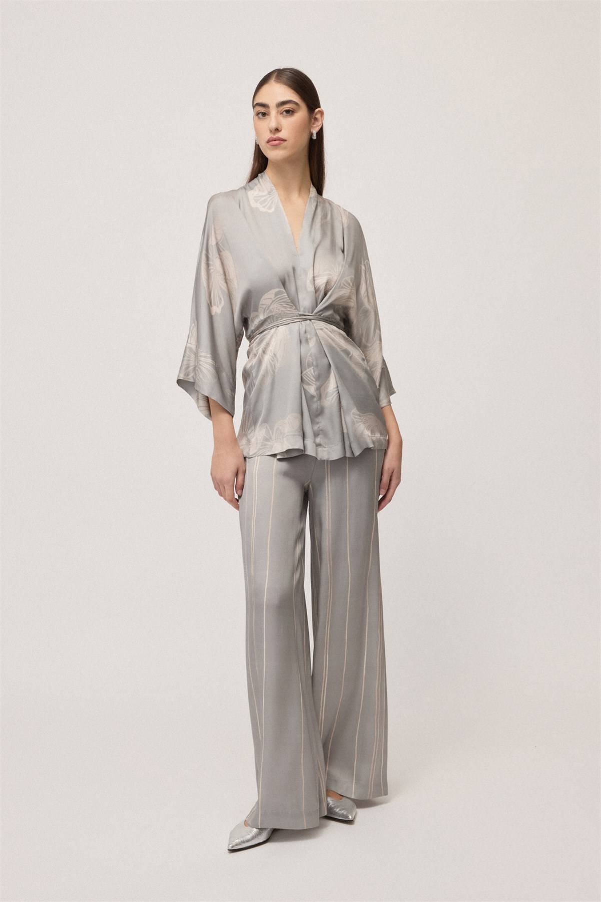 Kimono satinato in fantasia Ottod’Ame Kimono satinato in fantasia Ottod'Ame