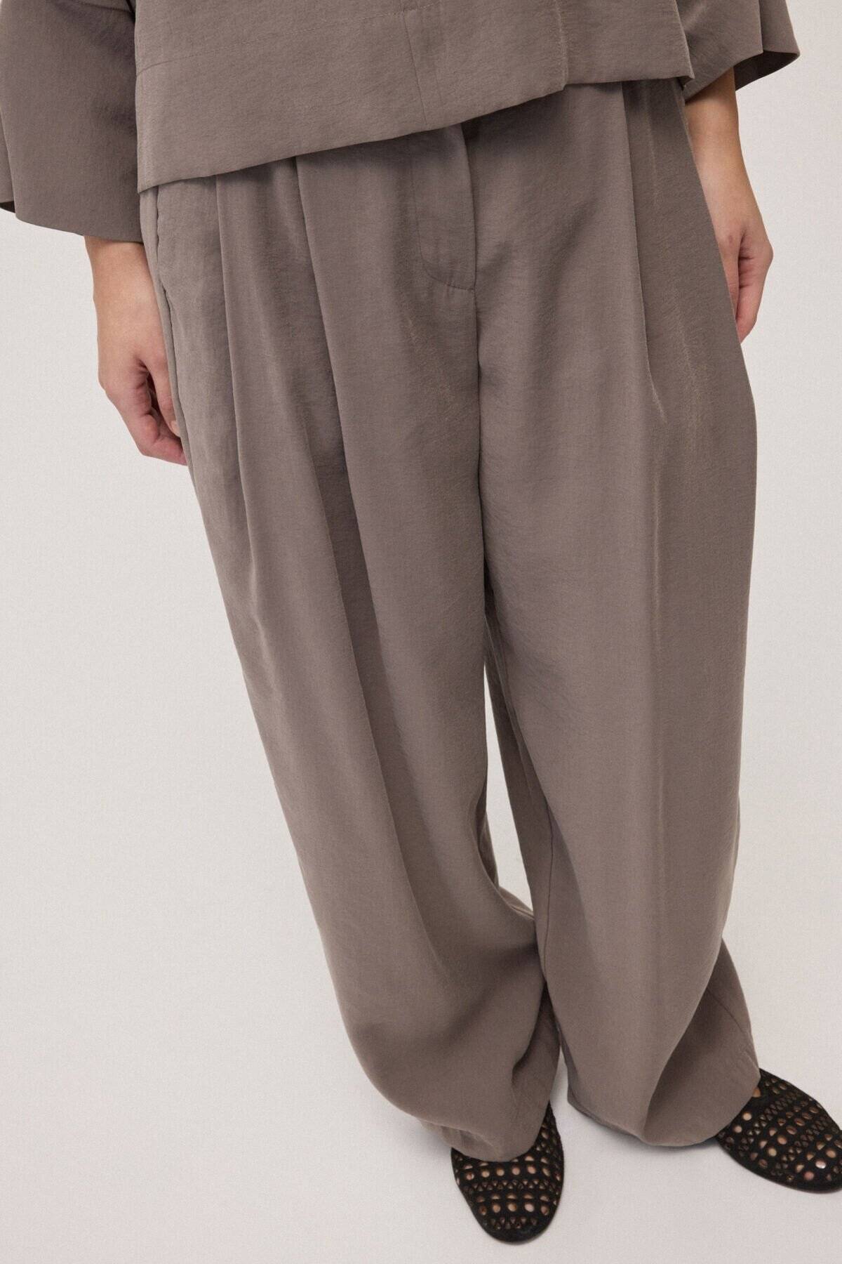 Pantaloni palazzo con pince Ottod’Ame 0 Pantaloni palazzo con pince Ottod'Ame 0