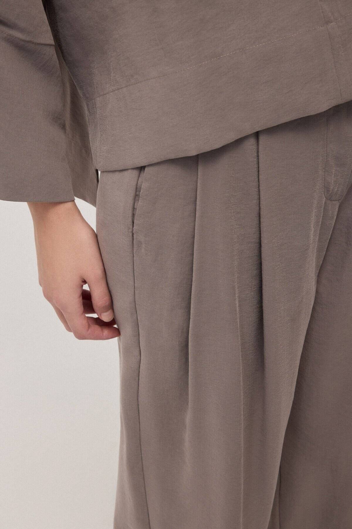 Pantaloni palazzo con pince Ottod’Ame 2 Pantaloni palazzo con pince Ottod'Ame 2