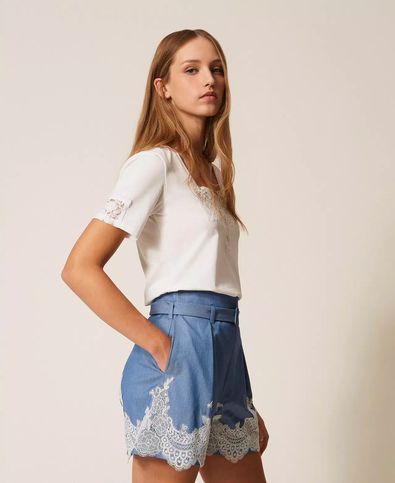 T shirt con intarsio in pizzo Twinset Actitude 1 T shirt con intarsio in pizzo Twinset Actitude 1