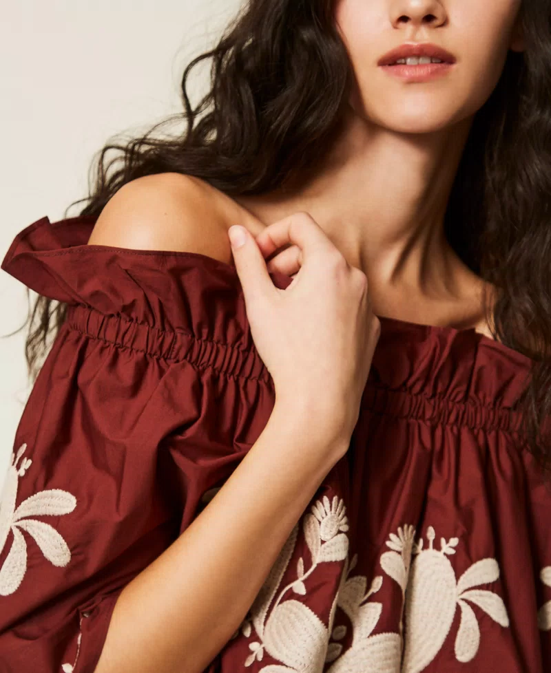 Top in popeline con ricamo Twinset 3 Top in popeline con ricamo Twinset 3