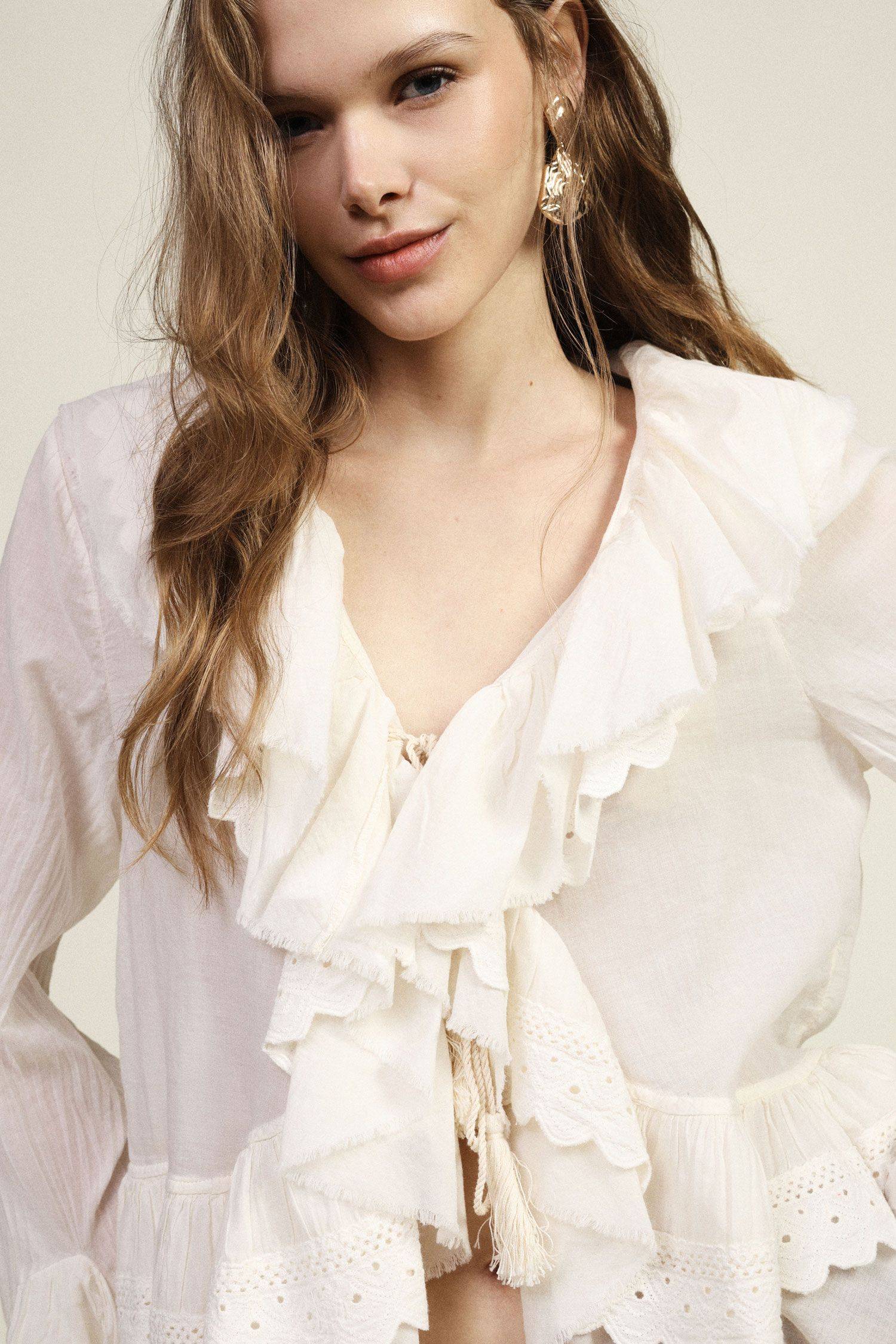 Blusa con volant e maniche ampie Dixie 1 Blusa con volant e maniche ampie Dixie 1