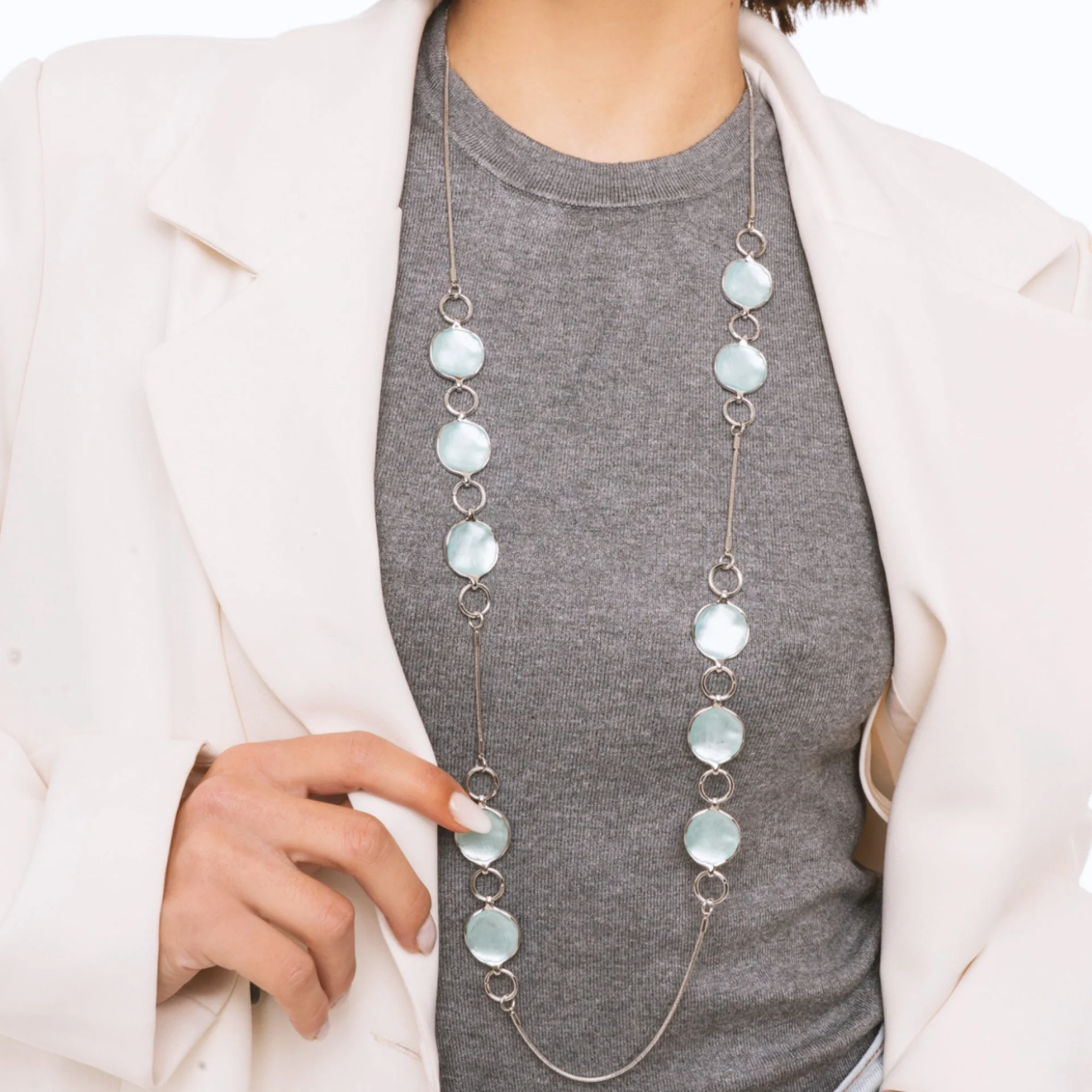 Collana lunga a filo con design circolare smaltato Mya Accessories 2 Collana lunga a filo con design circolare smaltato Mya Accessories 2