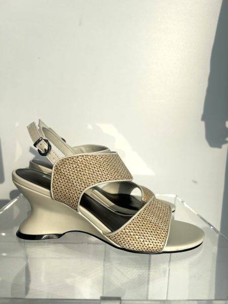 Sandalo con fasce in rafia Jeannot (4)