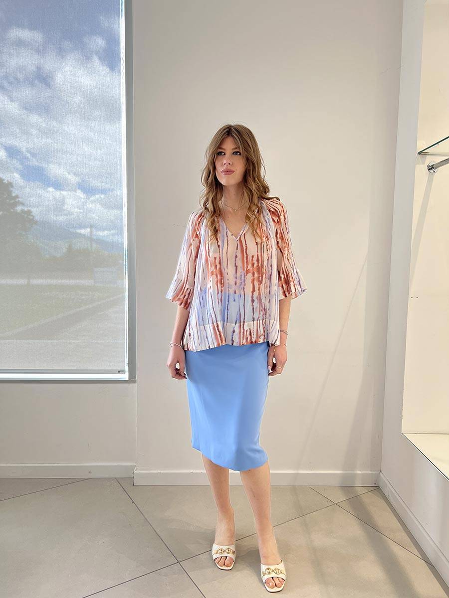 Blusa stampata scollo a V Jijil (1) Blusa stampata scollo a V Jijil (1)
