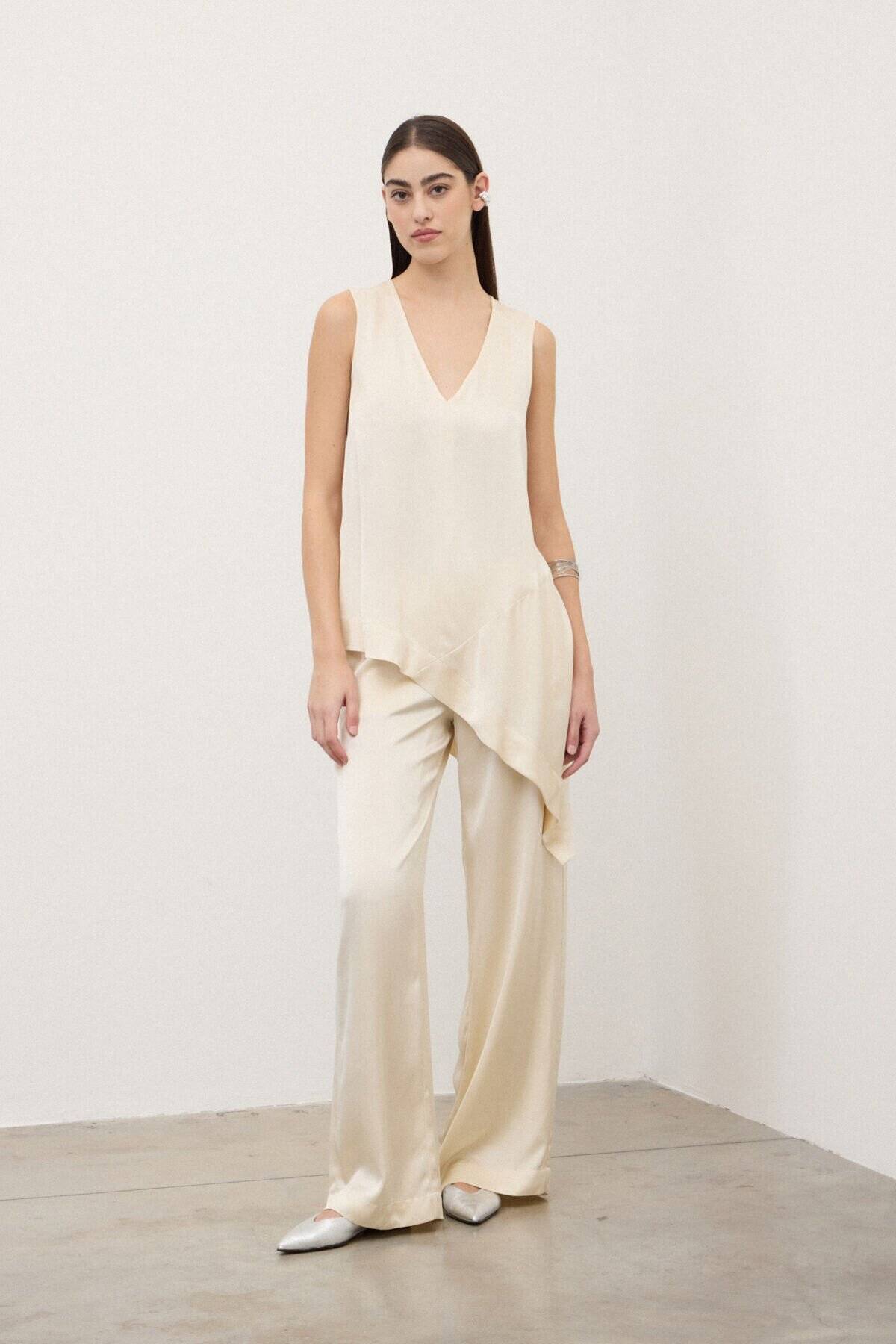 Top con taglio asimmetrico Ottod’Ame Top con taglio asimmetrico Ottod'Ame