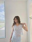 Top corto in pizzo floreale con scollo a v Imperial (1)