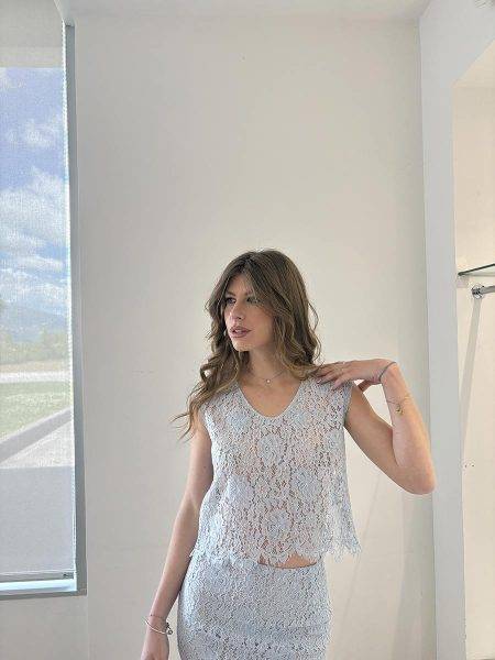 Top corto in pizzo floreale con scollo a v Imperial (1)