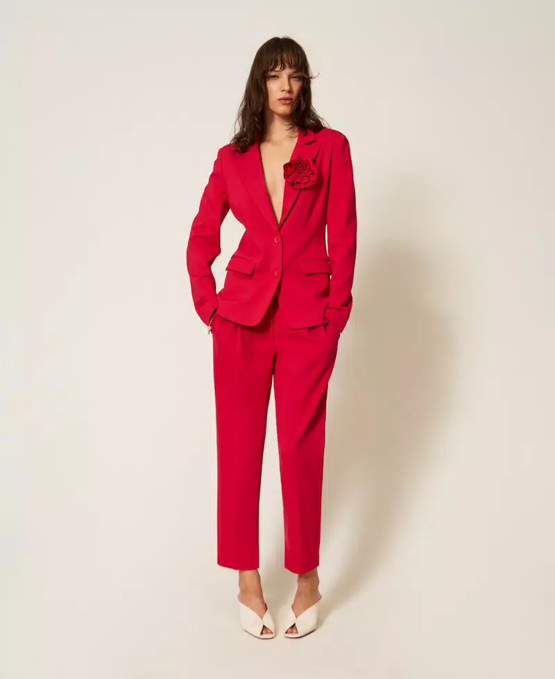 Giacca blazer con spilla a fiore Twinset Actitude 5 Giacca blazer con spilla a fiore Twinset Actitude 5