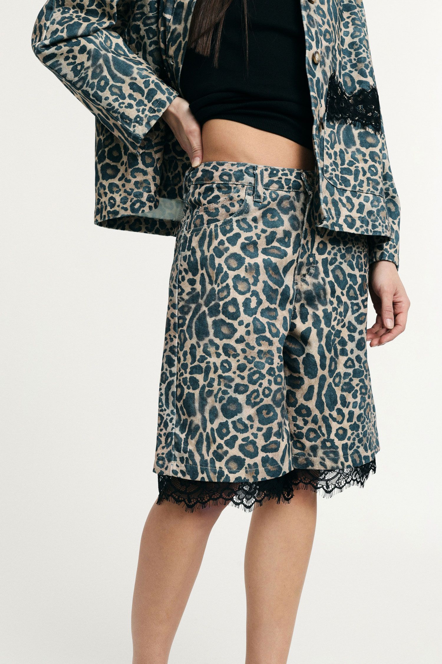 Bermuda animalier con bordo in pizzo Please 1 Bermuda animalier con bordo in pizzo Please 1
