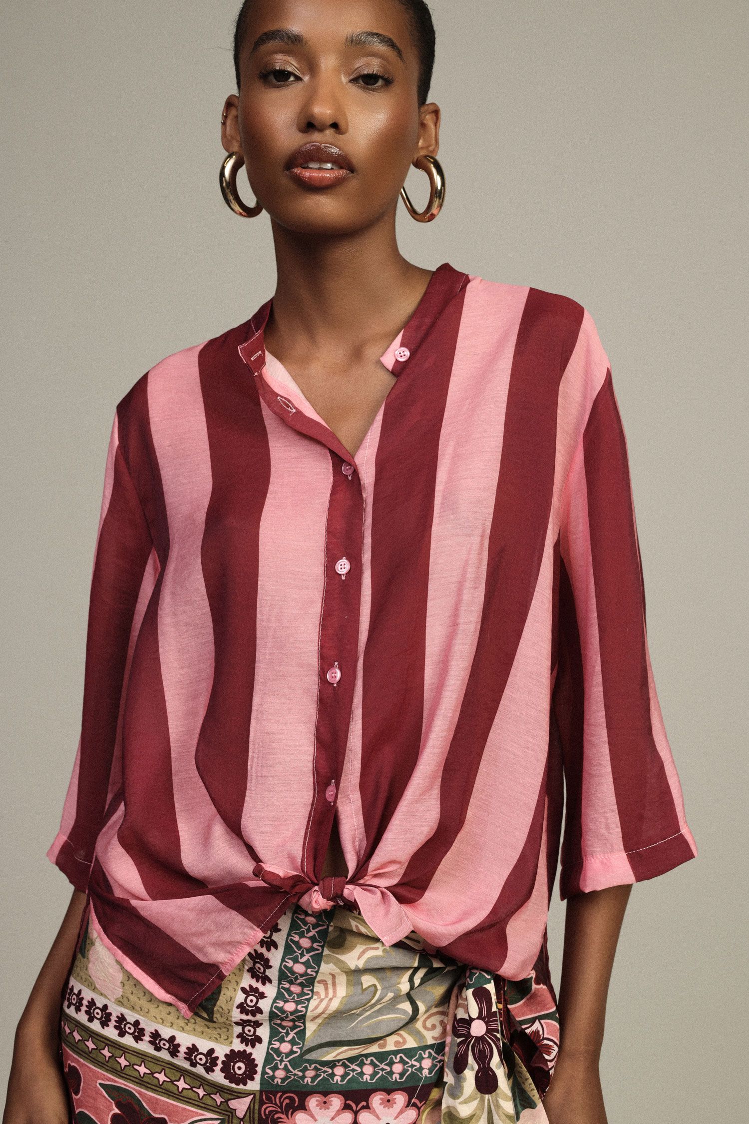 Camicia a righe con maniche 3 4 e colletto alla coreana Dixie 1 Camicia a righe con maniche 3 4 e colletto alla coreana Dixie 1