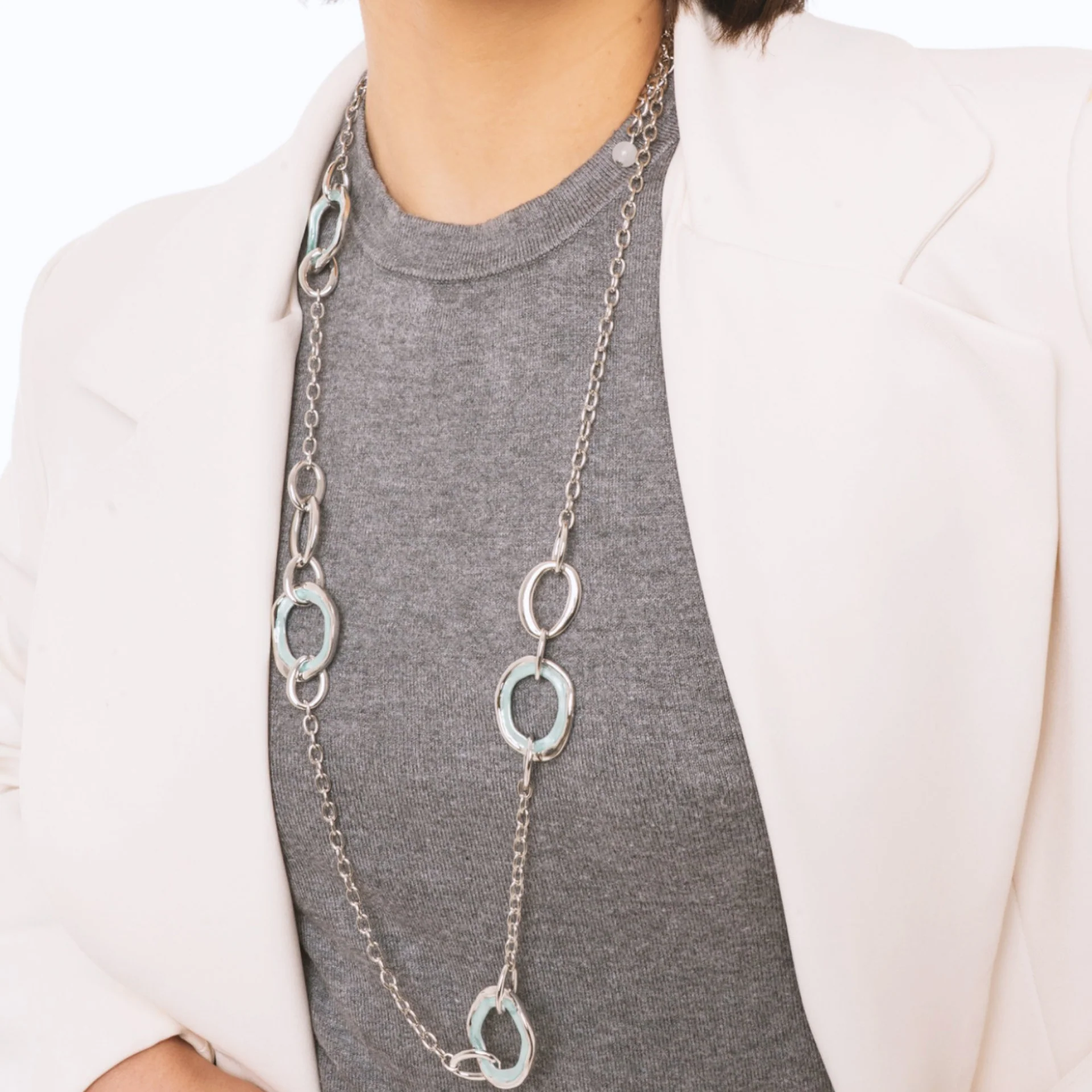 Collana lunga con design circolare forato Mya Accessories 0 Collana lunga con design circolare forato Mya Accessories 0