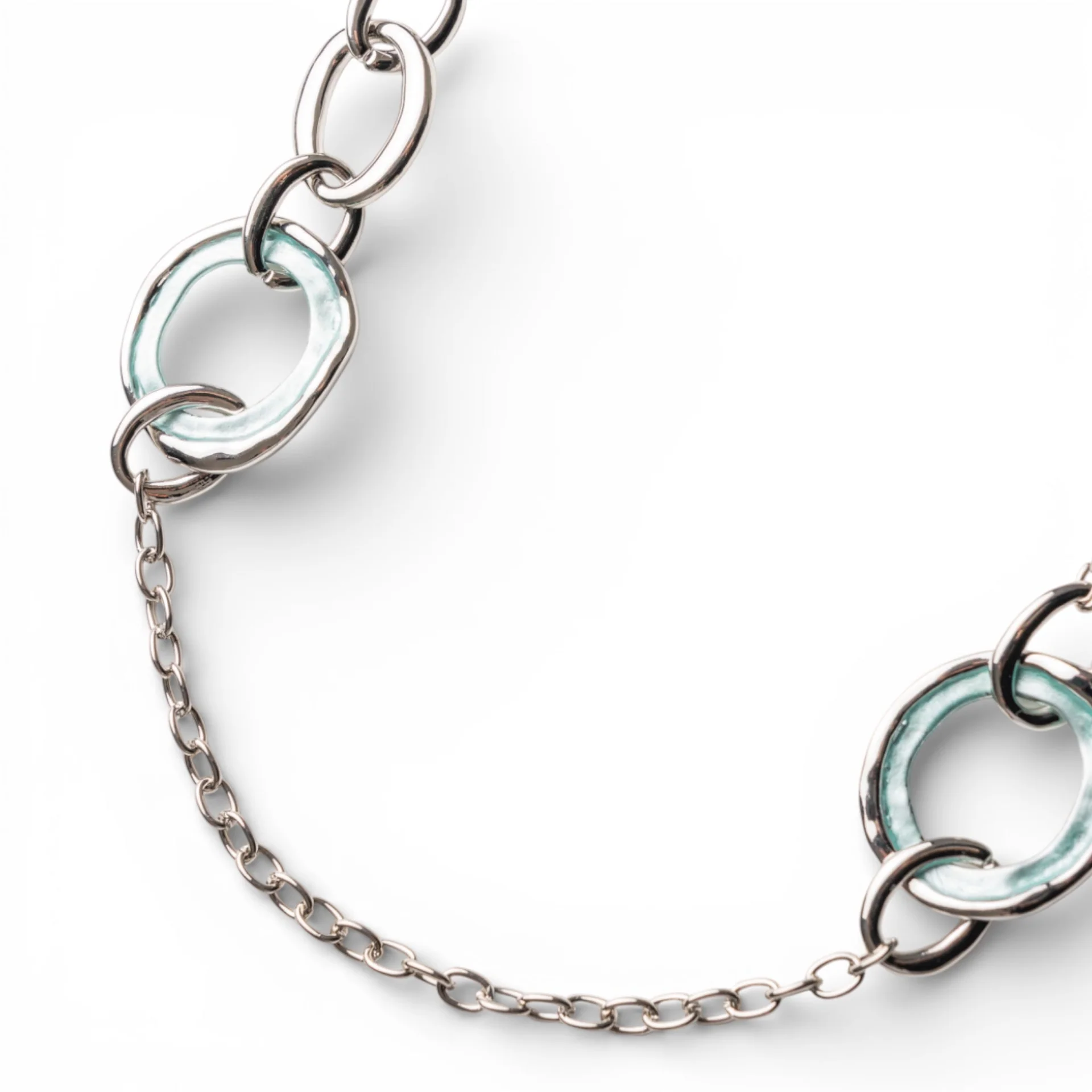 Collana lunga con design circolare forato Mya Accessories 1 Collana lunga con design circolare forato Mya Accessories 1
