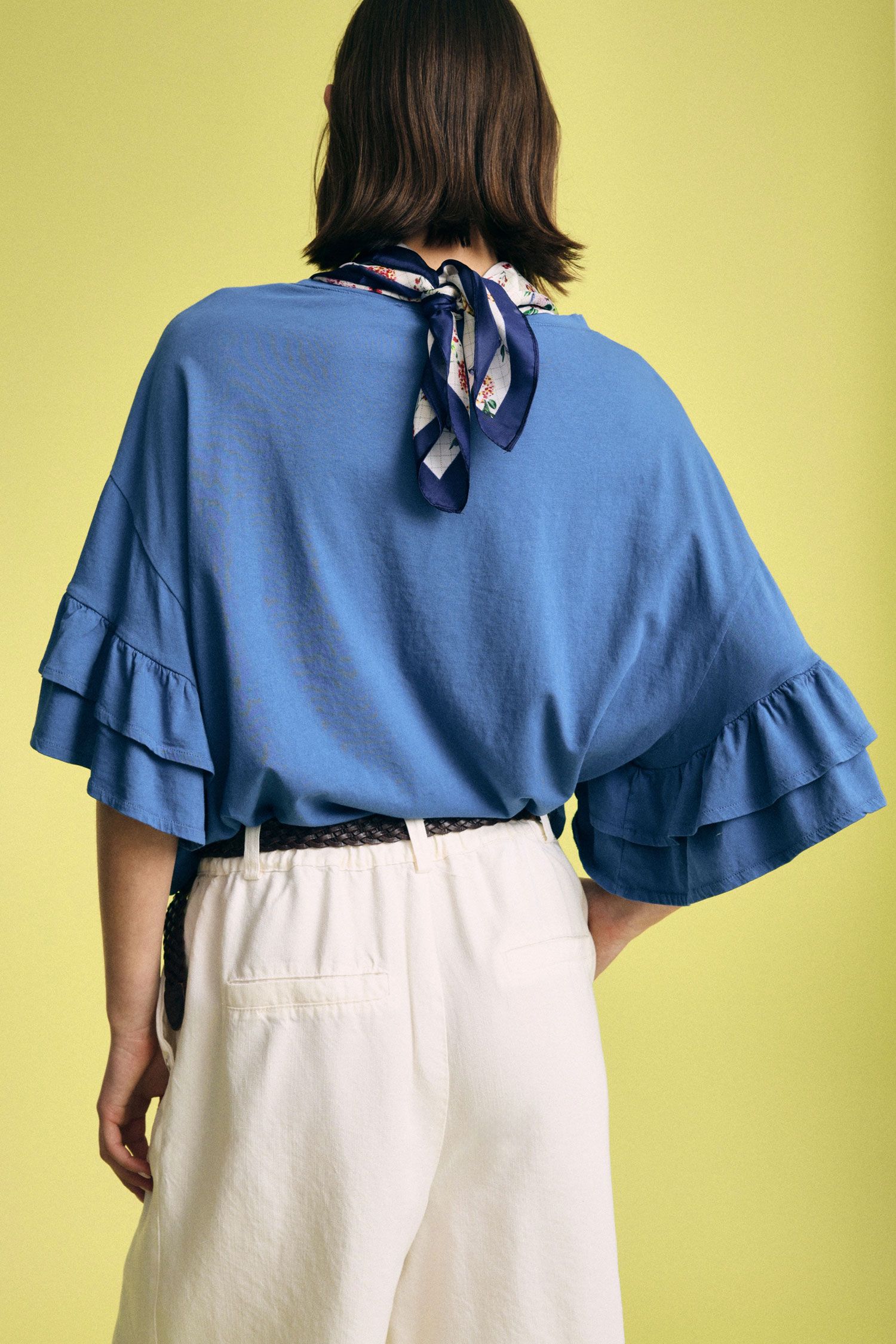 Top corto con volant e foulard Please 1 Top corto con volant e foulard Please 1